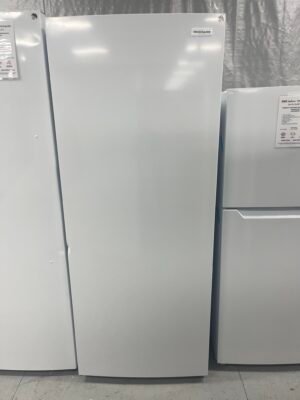 Open Box – 28" Freezer Frigidaire FFUE1826AW